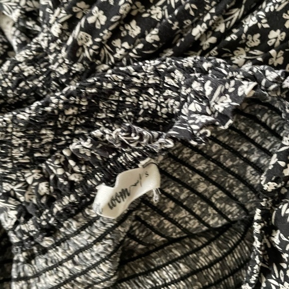 Floral Black Maxi Dress - Picture 4 of 4